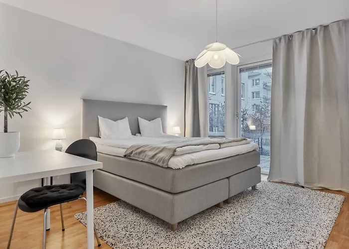 High Standard Apartment Close To Metro