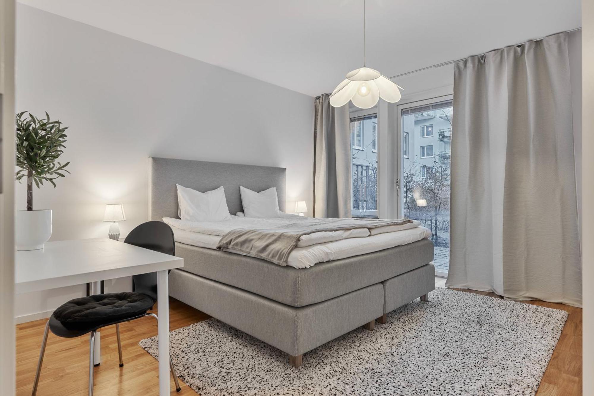 High Standard Close To Metro Apartment *