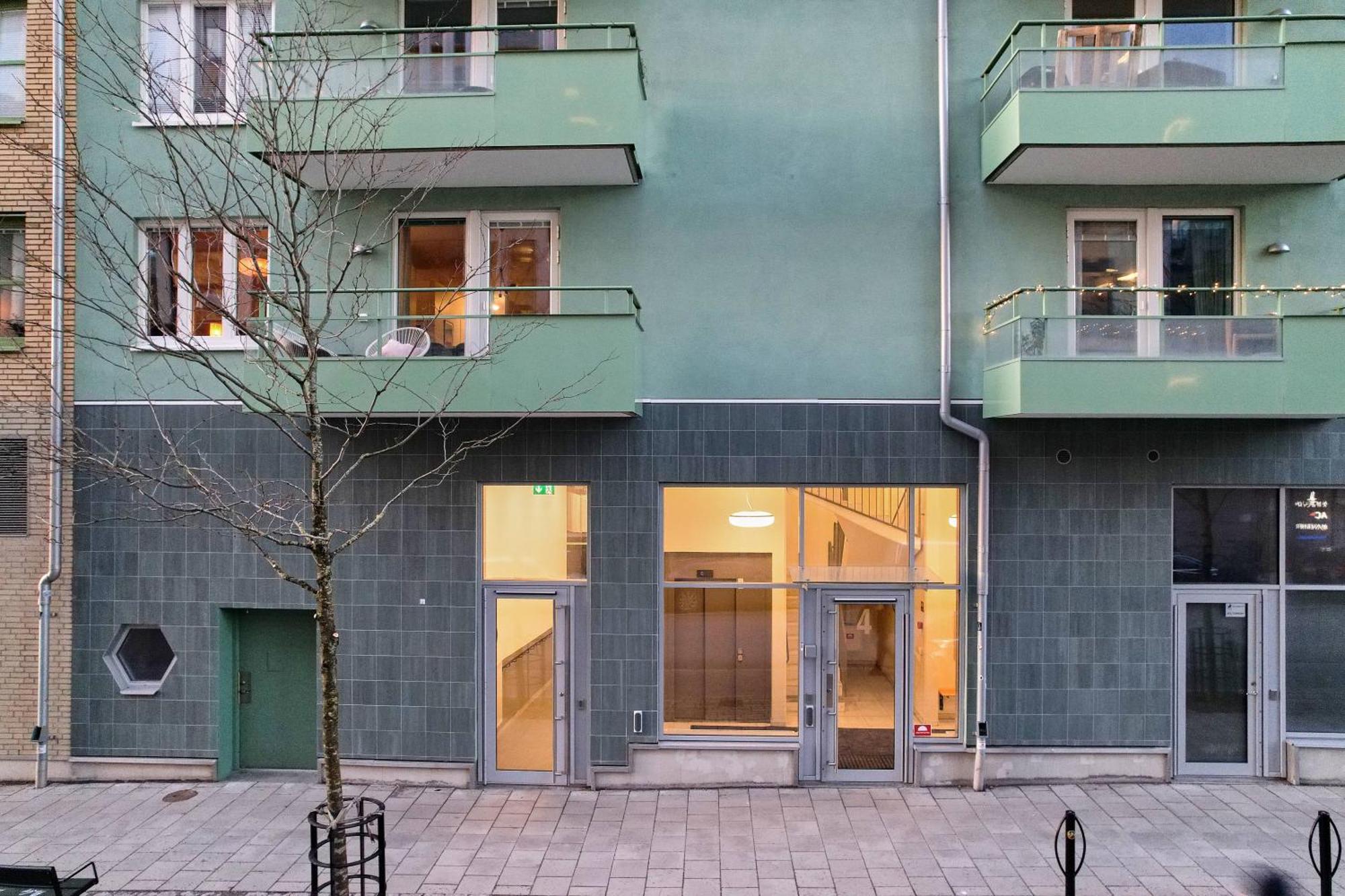 High Standard Close To Metro * Solna